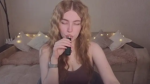 ViolettaLopez online show from 05/18/26, 03:29