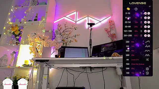 Elena-Marilyn online show from 04/10/26, 07:51