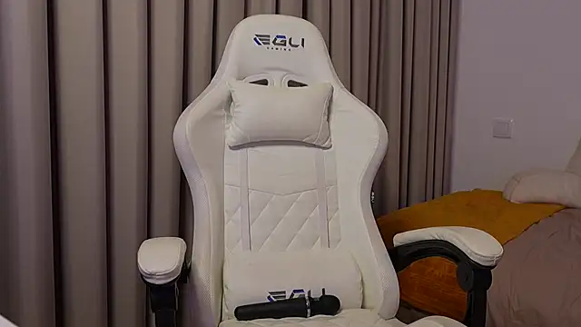 SweeetAlegra online show from 02/14/25, 10:04