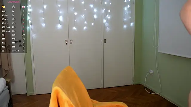 Snapshot of Black_Eva_ chatting on 12/19/24, 04:13 Black Eva online show from 12/19/24, 04:13