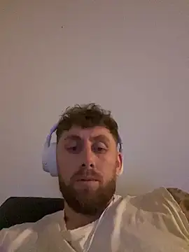 Snapshot of Cata9407 chatting on 12/04/25, 09:45 Cata9407 online show from 12/04/25, 09:45