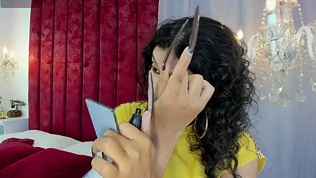 Snapshot of LaColorina_ chatting on 02/26/25, 04:36 LaColorina online show from 02/26/25, 04:36