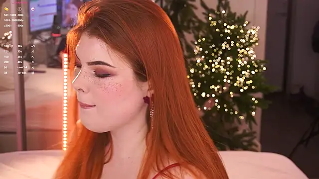 Snapshot of Ffoxyflame chatting on 12/13/25, 10:48 Ffoxyflame online show from 12/13/25, 10:48