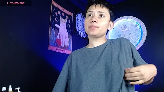 girl intense444 online show from 12/02/25, 01:28