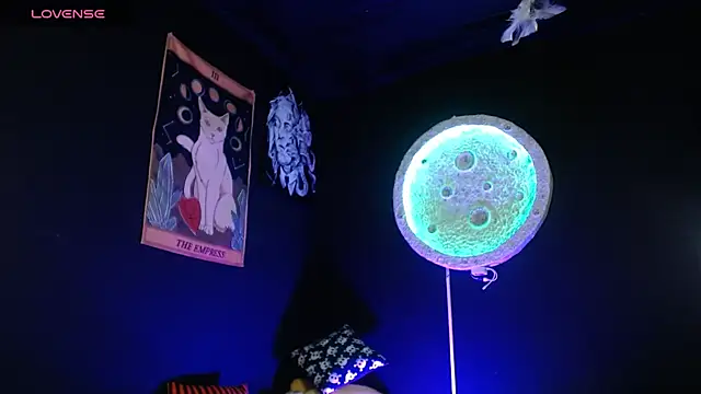 girl intense444 online show from 12/04/25, 01:09