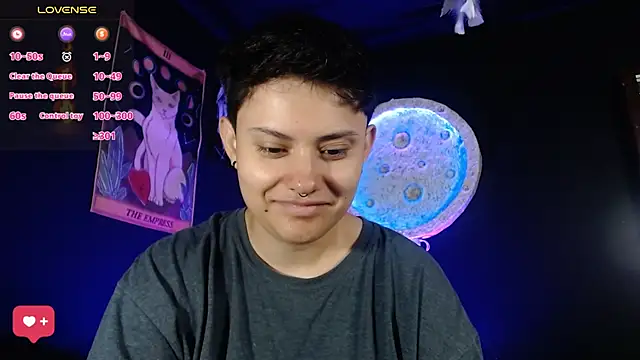 girl intense444 online show from 01/07/26, 12:40