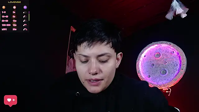 girl intense444 online show from 04/13/26, 01:38