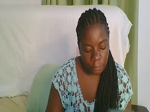 Snapshot of Deliciousgal chatting on 02/05/25, 01:37 Deliciousgal online show from 02/05/25, 01:37