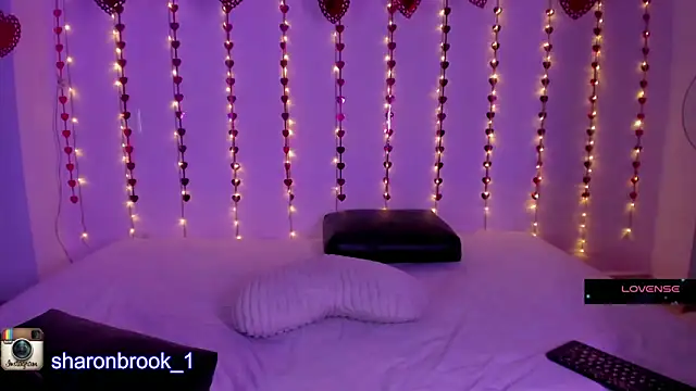 Snapshot of sharon_1 chatting on 12/15/24, 03:56 sharon 1 online show from 12/15/24, 03:56