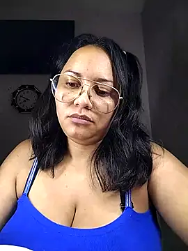 Snapshot of sharon_1 chatting on 10/18/25, 02:58 sharon 1 online show from 10/18/25, 02:58