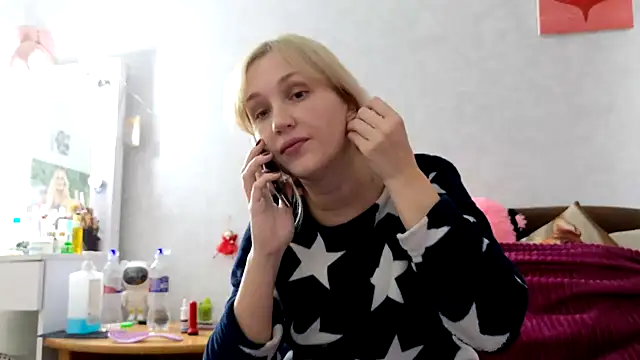 ModelEva online show from 10/17/25, 08:39