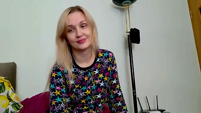 ModelEva online show from 11/22/25, 10:58