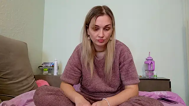 Snapshot of ModelEva chatting on 02/15/26, 11:08 ModelEva online show from 02/15/26, 11:08