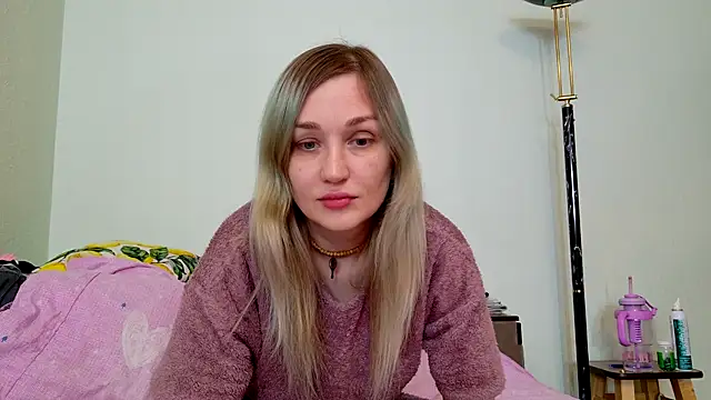 Snapshot of ModelEva chatting on 03/24/26, 11:04 ModelEva online show from 03/24/26, 11:04