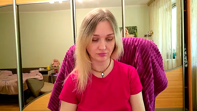 ModelEva online show from 05/09/26, 10:42