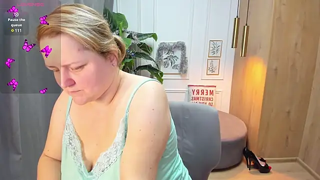 Snapshot of ScarlettSoft chatting on 12/26/24, 05:47 ScarlettSoft online show from 12/26/24, 05:47