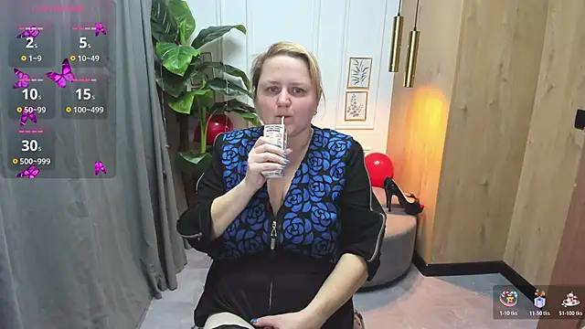 Snapshot of ScarlettSoft chatting on 10/31/25, 05:41 ScarlettSoft online show from 10/31/25, 05:41