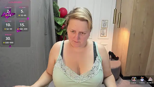 Snapshot of ScarlettSoft chatting on 11/11/25, 05:40 ScarlettSoft online show from 11/11/25, 05:40