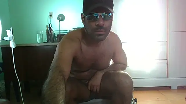 Snapshot of MILITARS chatting on 06/05/26, 07:19 MILITARS online show from 06/05/26, 07:19