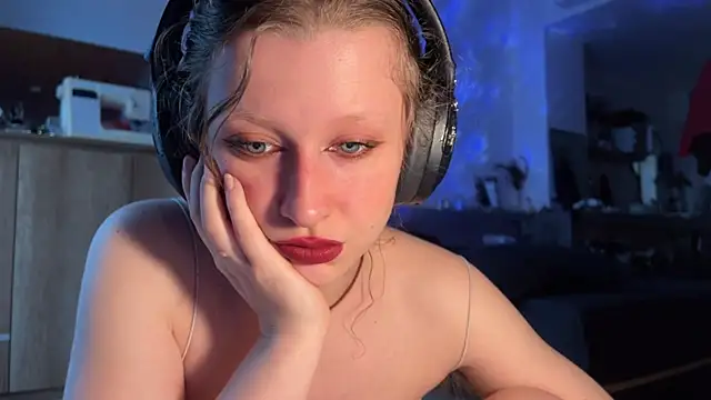 Snapshot of Hairy_Coraline chatting on 02/22/25, 10:29 Hairy Coraline online show from 02/22/25, 10:29