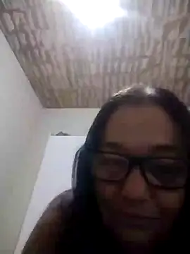 Snapshot of catdool chatting on 12/31/24, 12:43 catdool online show from 12/31/24, 12:43