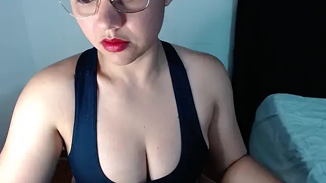 Snapshot of lizbodu chatting on 11/15/25, 04:43 lizbodu online show from 11/15/25, 04:43