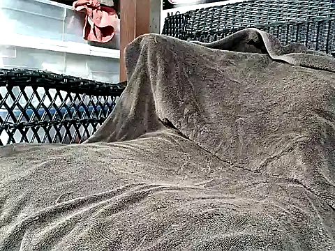 HungHawaiian808xh online show from 10/16/25, 04:24