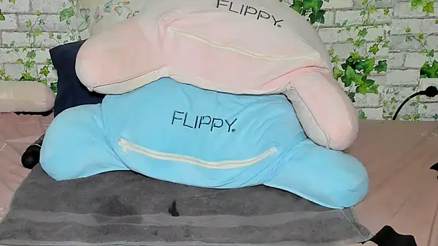 Snapshot of _Horny_milf_ chatting on 09/13/25, 03:06 Horny milf online show from 09/13/25, 03:06