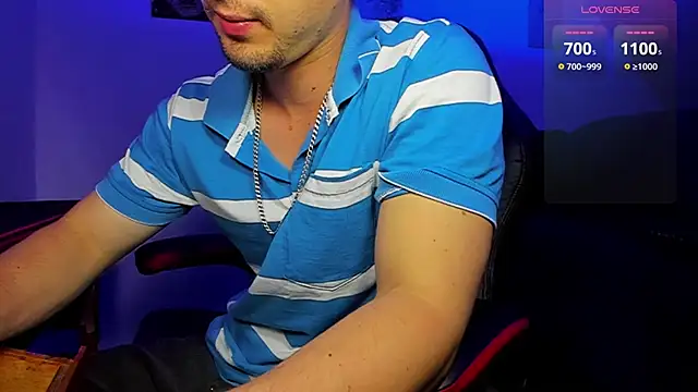 Snapshot of Alex_smith00 chatting on 01/11/25, 01:37 Alex smith00 online show from 01/11/25, 01:37