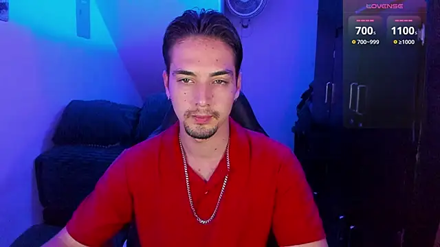 Snapshot of Alex_smith00 chatting on 01/15/25, 12:41 Alex smith00 online show from 01/15/25, 12:41