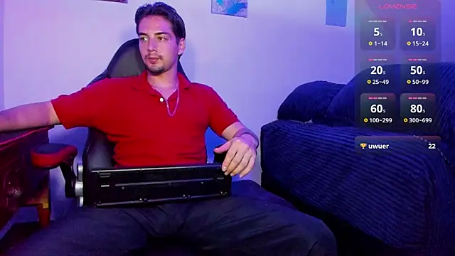 Snapshot of Alex_smith00 chatting on 01/15/25, 03:43 Alex smith00 online show from 01/15/25, 03:43