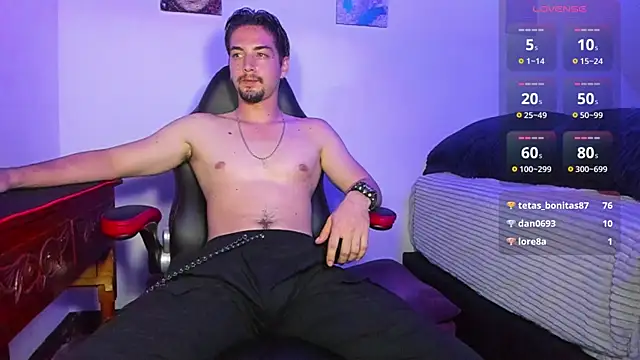 Snapshot of Alex_smith00 chatting on 01/27/25, 12:22 Alex smith00 online show from 01/27/25, 12:22