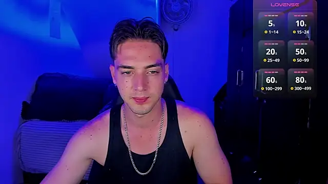 Snapshot of Alex_smith00 chatting on 02/22/25, 01:44 Alex smith00 online show from 02/22/25, 01:44