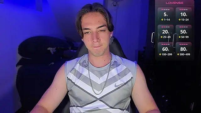 Snapshot of Alex_smith00 chatting on 09/15/25, 12:43 Alex smith00 online show from 09/15/25, 12:43