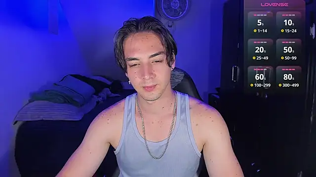 Snapshot of Alex_smith00 chatting on 09/18/25, 07:27 Alex smith00 online show from 09/18/25, 07:27