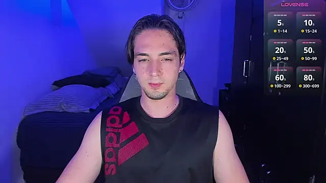 Snapshot of Alex_smith00 chatting on 10/01/25, 11:22 Alex smith00 online show from 10/01/25, 11:22