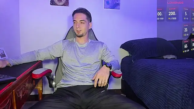 Snapshot of Alex_smith00 chatting on 10/12/25, 10:31 Alex smith00 online show from 10/12/25, 10:31