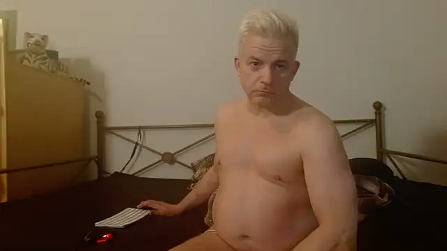 Snapshot of Dragonnyc@xh chatting on 11/07/25, 03:28 Dragonnycxh online show from 11/07/25, 03:28