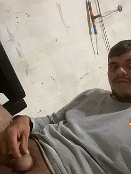 Snapshot of cf27 chatting on 04/11/26, 07:35 cf27 online show from 04/11/26, 07:35