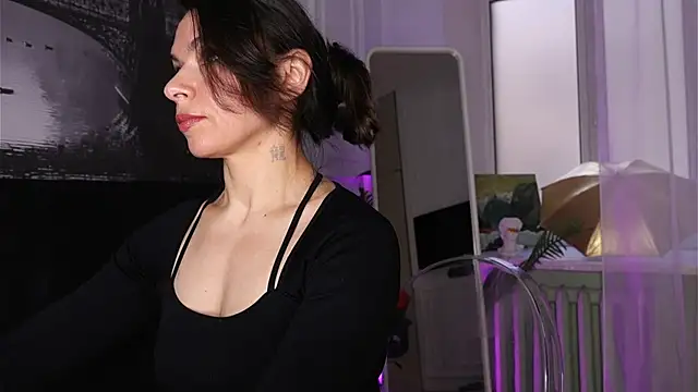 SofiaFoster  online show from 10/29/25, 05:53