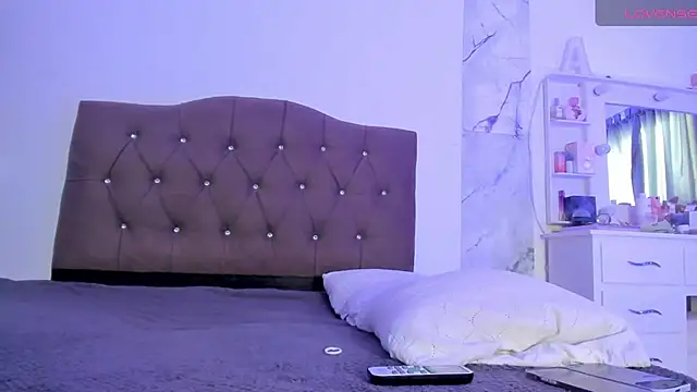 alysson 18 online show from 04/08/26, 03:01