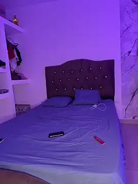 alysson 18 online show from 04/15/26, 01:18