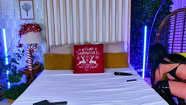 Snapshot of NikkiStarX chatting on 12/18/25, 04:40 NikkiStarX online show from 12/18/25, 04:40