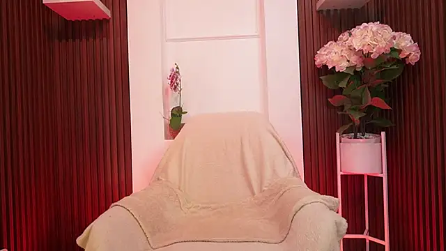 Snapshot of MaddyWattson chatting on 10/25/25, 11:40 MaddyWattson online show from 10/25/25, 11:40