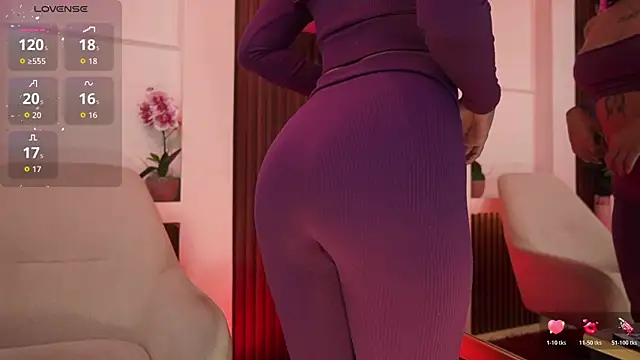 Snapshot of MaddyWattson chatting on 11/27/25, 11:23 MaddyWattson online show from 11/27/25, 11:23