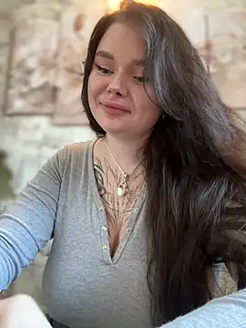 Snapshot of MommyDimitrescu_ chatting on 12/19/24, 07:07 MommyDimitrescu online show from 12/19/24, 07:07