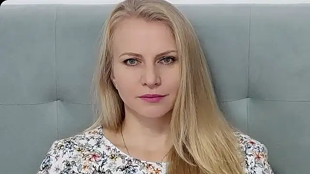 Snapshot of K__Adrienne chatting on 10/27/25, 06:17 K Adrienne online show from 10/27/25, 06:17