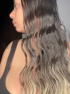 Snapshot of RsellAmb chatting on 10/19/25, 03:07 RsellAmb online show from 10/19/25, 03:07