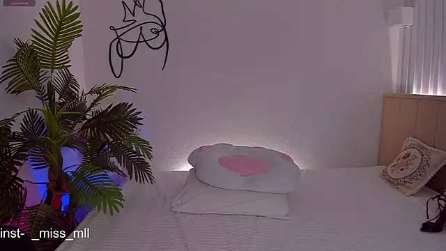 Snapshot of MaaryM chatting on 02/26/25, 04:25 MaaryM online show from 02/26/25, 04:25