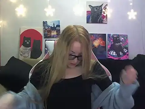 SecretSophia online show from 11/07/25, 04:29